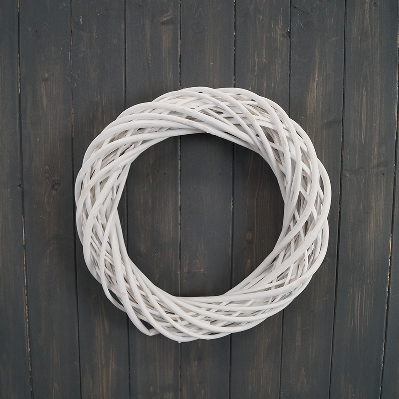 Small Round White Willow Wreath (30cm) detail page